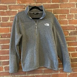 The NorthFace Men’s M heather gray 3/4 pullover